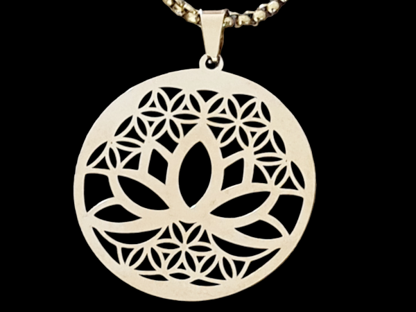 collier bouddha fleur de vie lotus